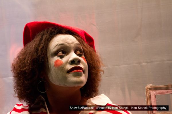 The Mute (Lydia West) listens in carefully.